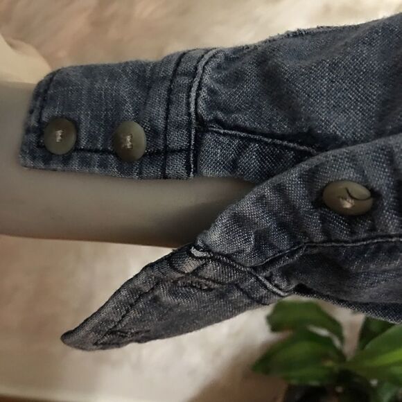 American Eagle embroidered Jean Button Down Shirt - Picture 4 of 5